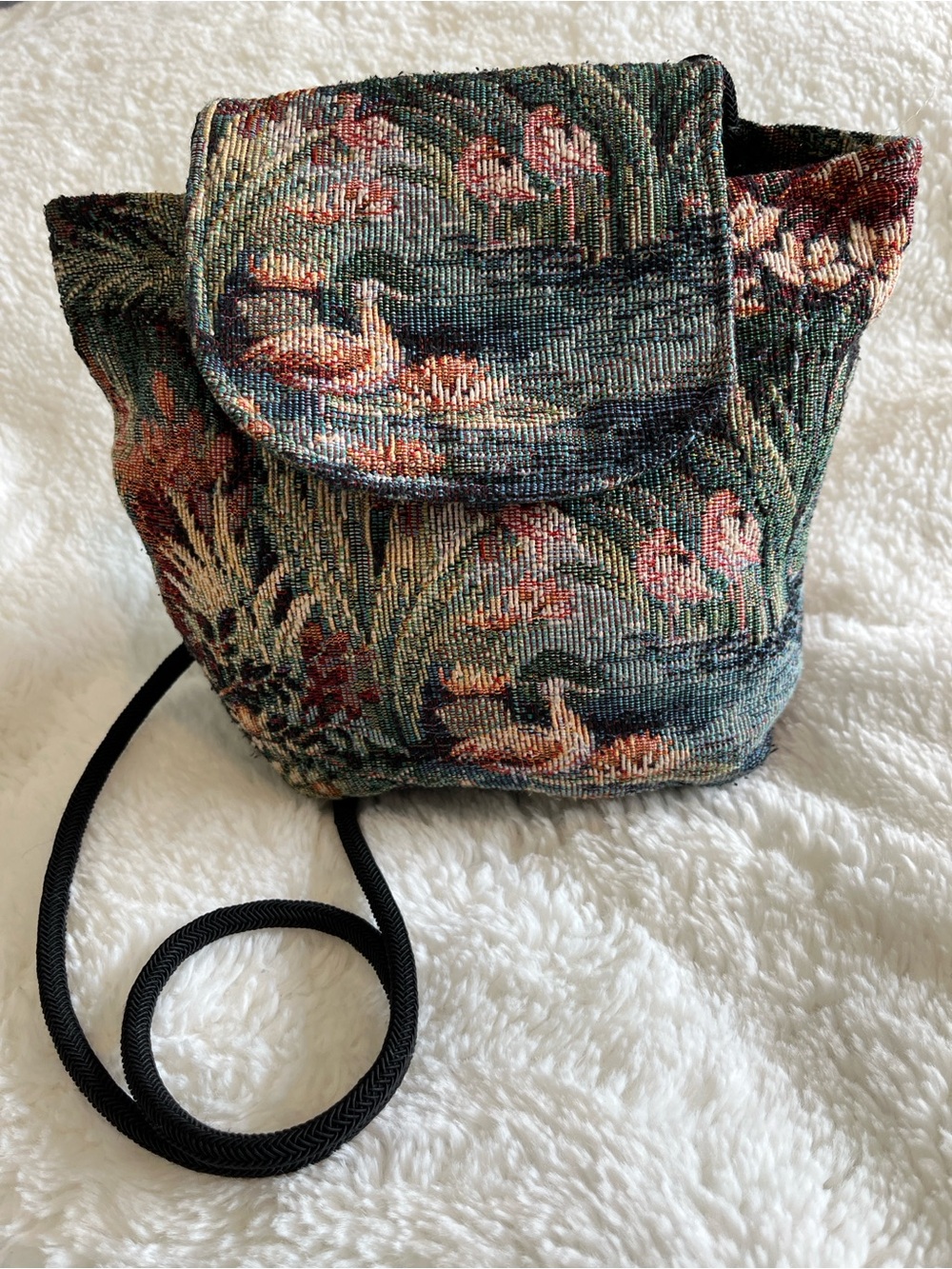 Gypsy Wings Tapestry Floral Crossbody Bag in Multicolor 80’s-90’s